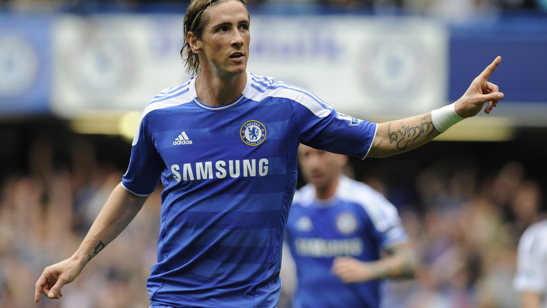 kaiyun体育app-五大联赛球队换人时机选择与战术板推演内容关系，五大联赛转会期